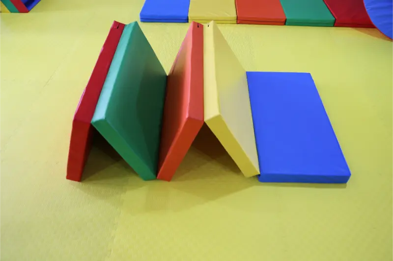 XOT XIN OUTAI ले उत्पादनको अनुसन्धान र विकासलाई गहिरो बनाउँछ, विश्वव्यापी बाल खेलकुद संस्थाहरूको लागि अनुकूलित सफ्ट उपकरण समाधानहरू प्रदान गर्दै