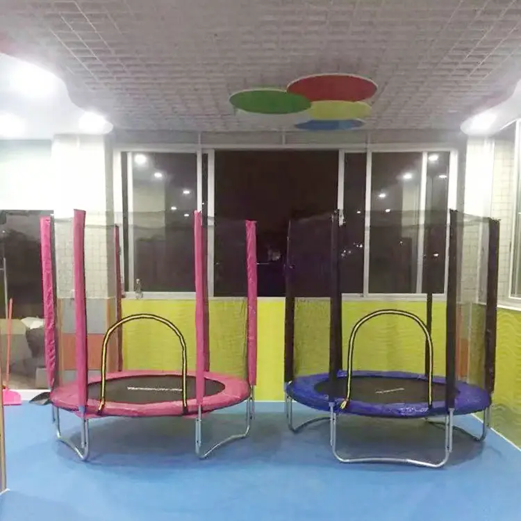 संलग्न Trampoline